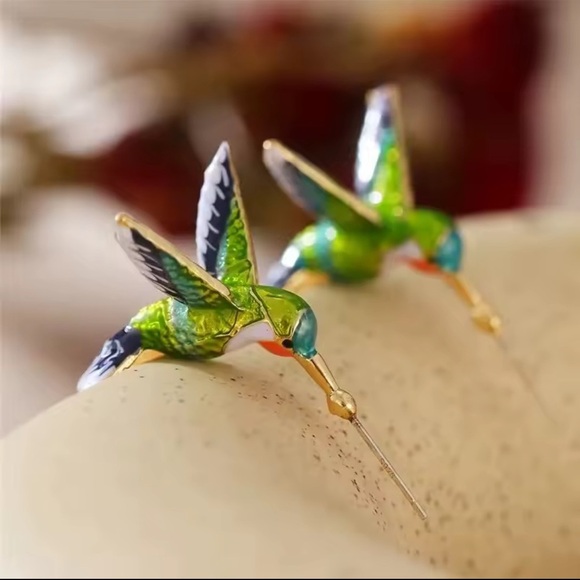 ✨ Vibrant Hummingbird Hoop Earrings – Nature-Inspired Statement Piece - Picture 1 of 5